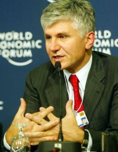 "Zoran Đinđić, Davos" by World Economic Forum from Cologny, Switzerland - World Economic Forum Annual Meeting Davos 2003. Licensed under CC BY-SA 2.0 via Wikimedia Commons - https://commons.wikimedia.org/wiki/File:Zoran_%C4%90in%C4%91i%C4%87,_Davos.jpg#/media/File:Zoran_%C4%90in%C4%91i%C4%87,_Davos.jpg