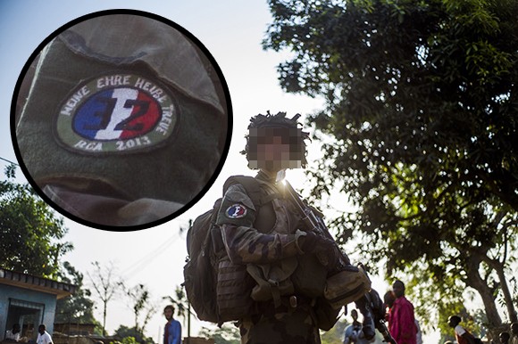 Francuski vojnici nose nacističke simbole na uniformama