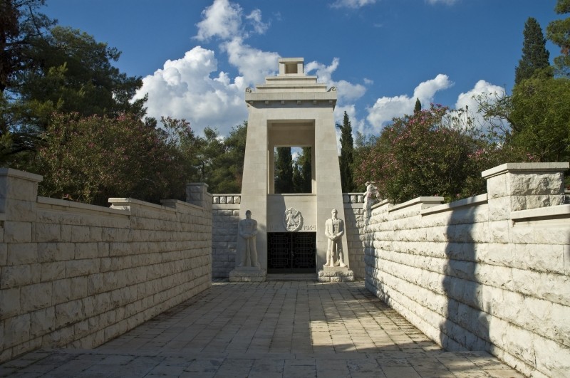 SpomenikPartizanuBorcu