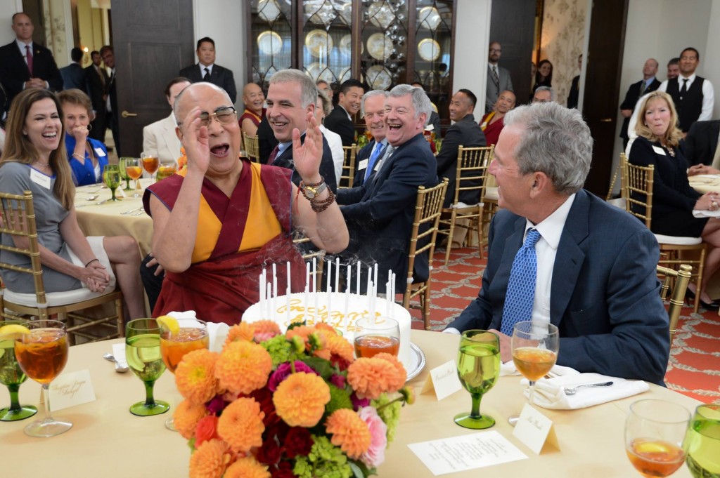 Dalaj Lama hvali Džordž Buša