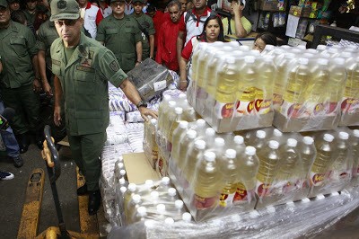 Venecuela: otkrivene tone namirnica skrivanih zarad ekonomske sabotaže