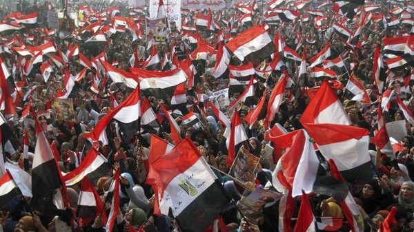 Egipat – policija suzavcima rasterala islamiste i komuniste
