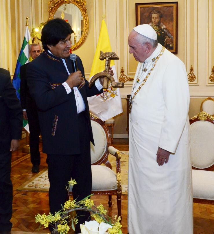 Papa se izvinio Južnoj Americi za nanetu patnju