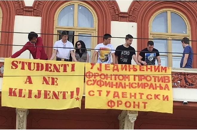 Studentski front zauzeo zgradu Rektorata Beogradskog univerziteta