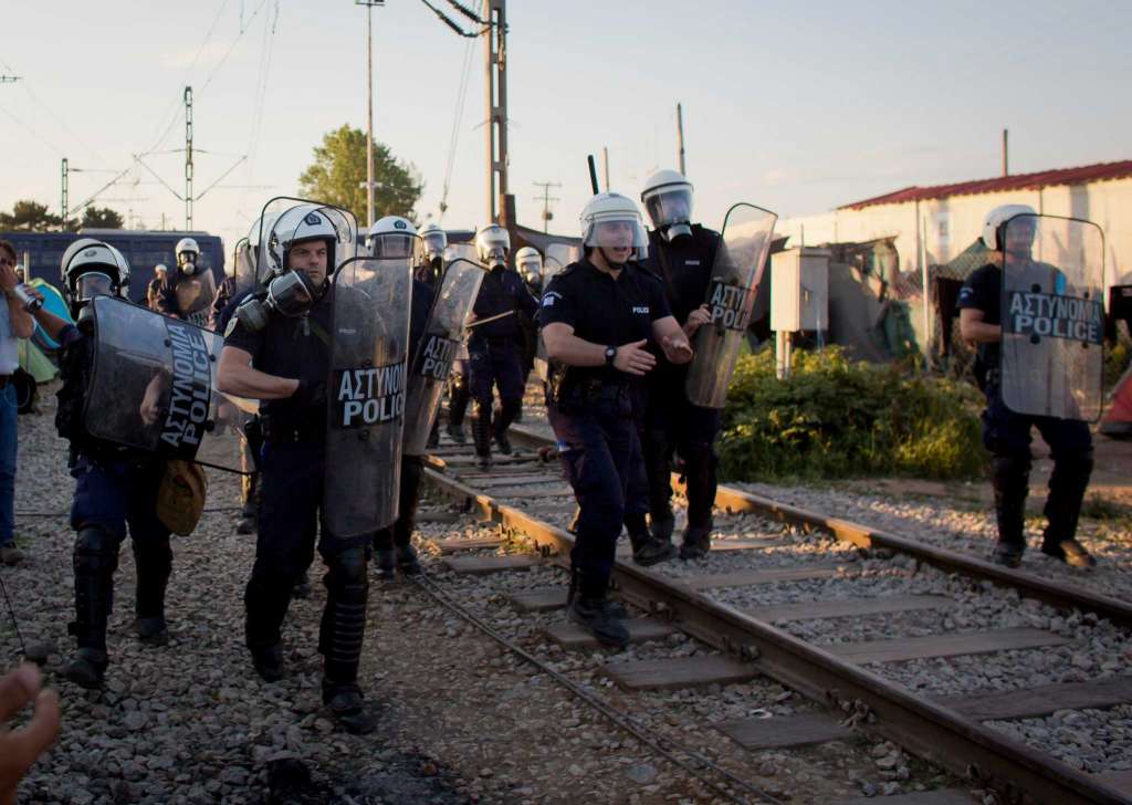Ekstremno nasilje na grčko-makedonskoj granici (VIDEO)