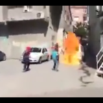 Militanti spalili policijsko vozilo kao odmazdu za ranjavanje novinara (VIDEO)