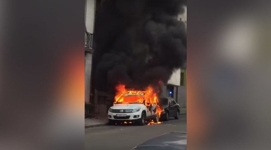 Napad na policijska kola u Briselu (VIDEO)