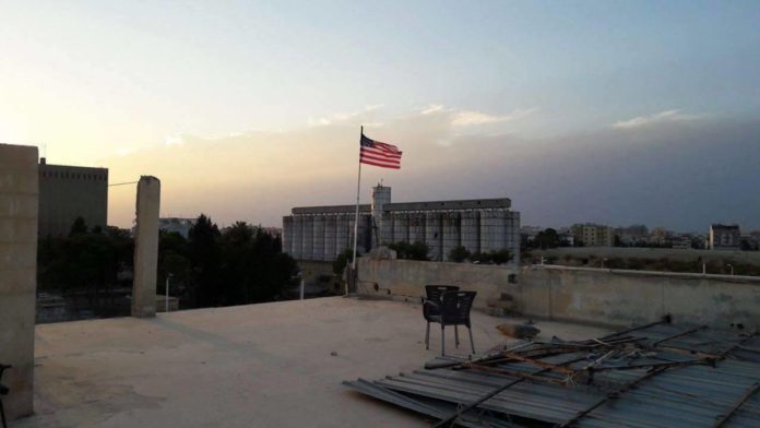 Kurdski zvaničnici objasnili zašto podižu američke zastave u Tel Abjadu!