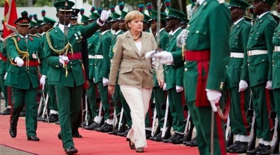 Merkelova na turneji nudi mito afričkim vladama!