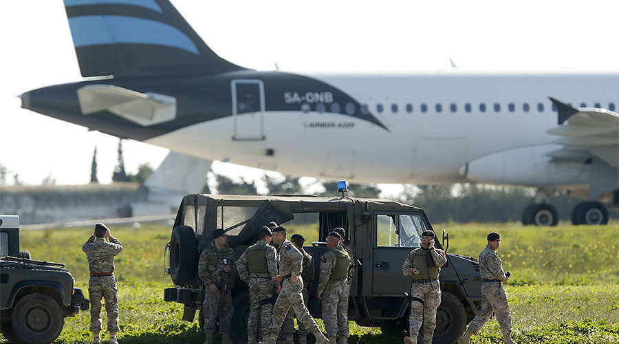 Lojalisti pukovnika Muamera al-Gadafija iza otmice libijskog aviona!