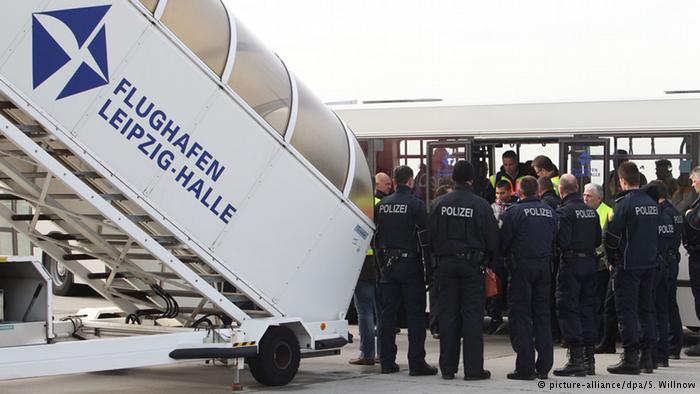 Nemačka deportovala 80.000 ljudi prošle godine, a zahtevi za azil se ekspresno odbijaju!