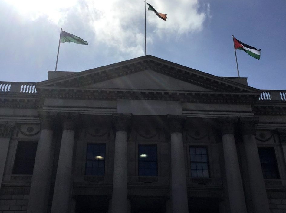 Irski prkos: Gradska skupština Dablina okačila palestinsku zastavu!