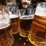 Upozorenje: Čak i umereno konzumiranje alkohola povećava rizik od raka!