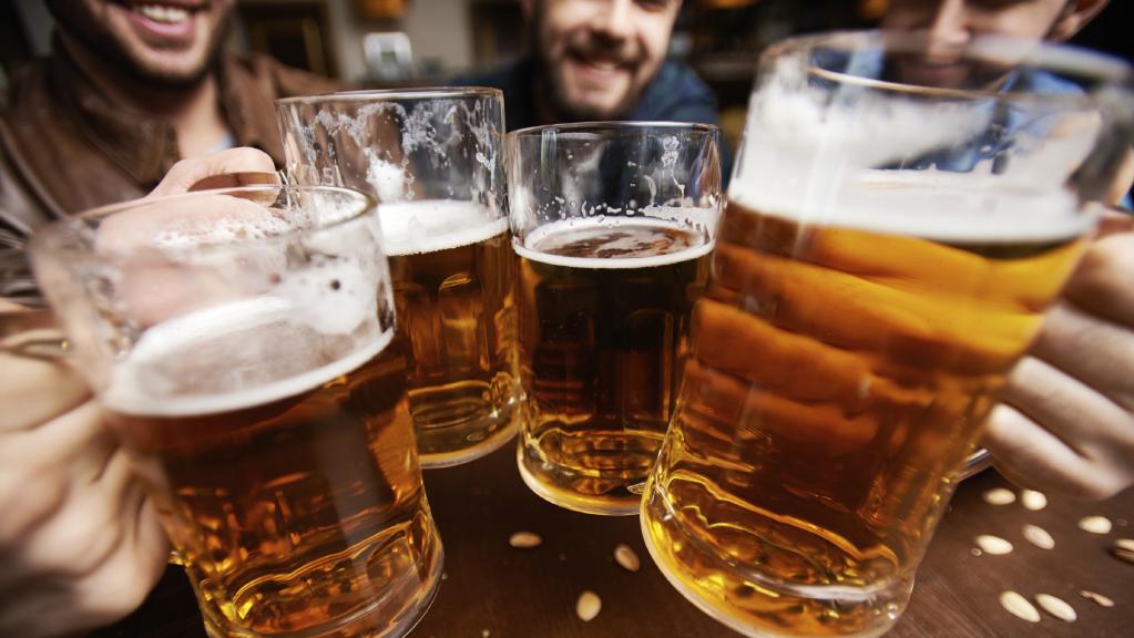 Upozorenje: Čak i umereno konzumiranje alkohola povećava rizik od raka!