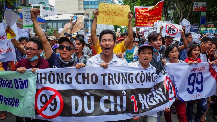 Veliki “antikineski” protesti u Vijetnamu su zapravo protesti protiv zakupa zemlje i stranih investicija! (VIDEO)