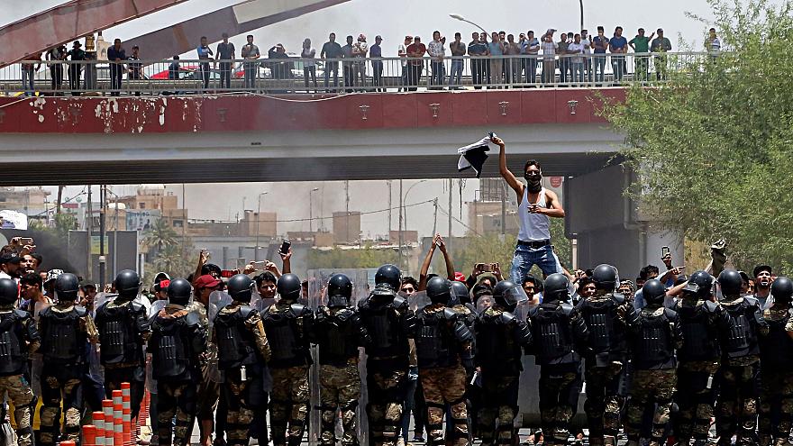 Veliki protesti protiv nezaposlenosti u Iraku, ima mrtvih i ranjenih!
