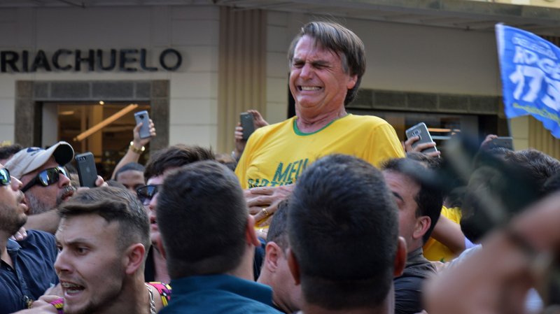 Desničarski kandidat za predsednika Brazila izboden na mitingu (VIDEO)