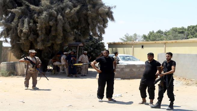 Usred haosa u Tripoliju 400 Gadafijevih lojalista pobeglo iz zatvora!