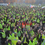 Pozivaju na blokadu aerodroma: Žuti prsluci optužuju Makrona da će predati zemlju migrantima!