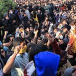 Uticaj sankcija: Iran predlaže zemljama razmenu nafte za robu, dok se protesti gomilaju!
