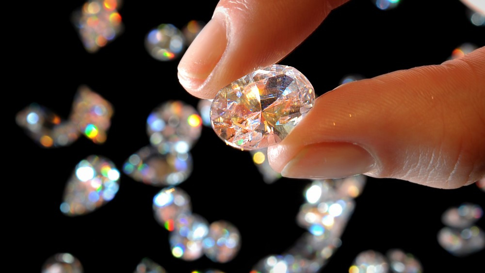 Dijamantska industrija protiv dijamanata izrađenih u laboratoriji