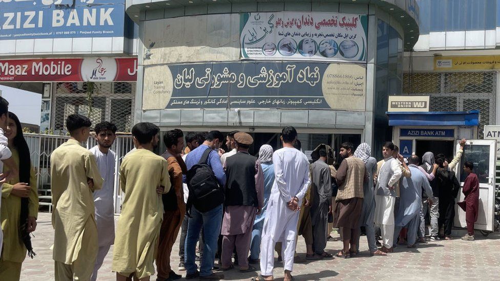 SAD zamrzle sredstva avganistanske vlade u bankama, EU i MMF obustavljaju pomoć