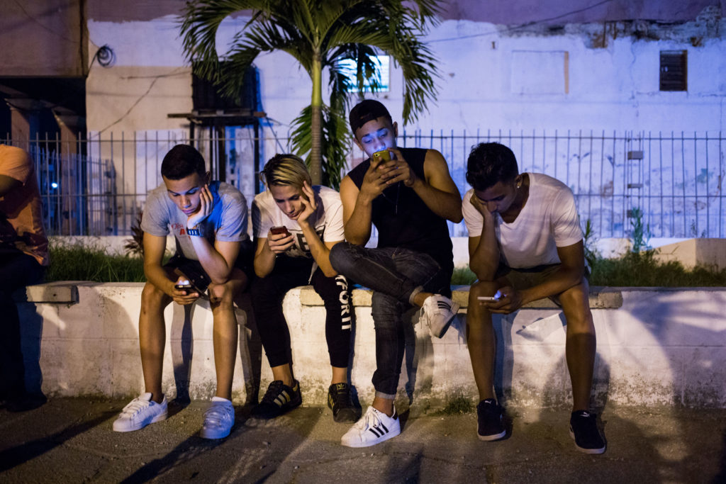Kuba zabranila pozivanje na rušenje društvenog poretka putem društvenih mreža