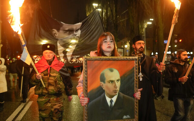 U Ukrajini velikim maršom obeležili rođendan nacističkog saradnika Bandere