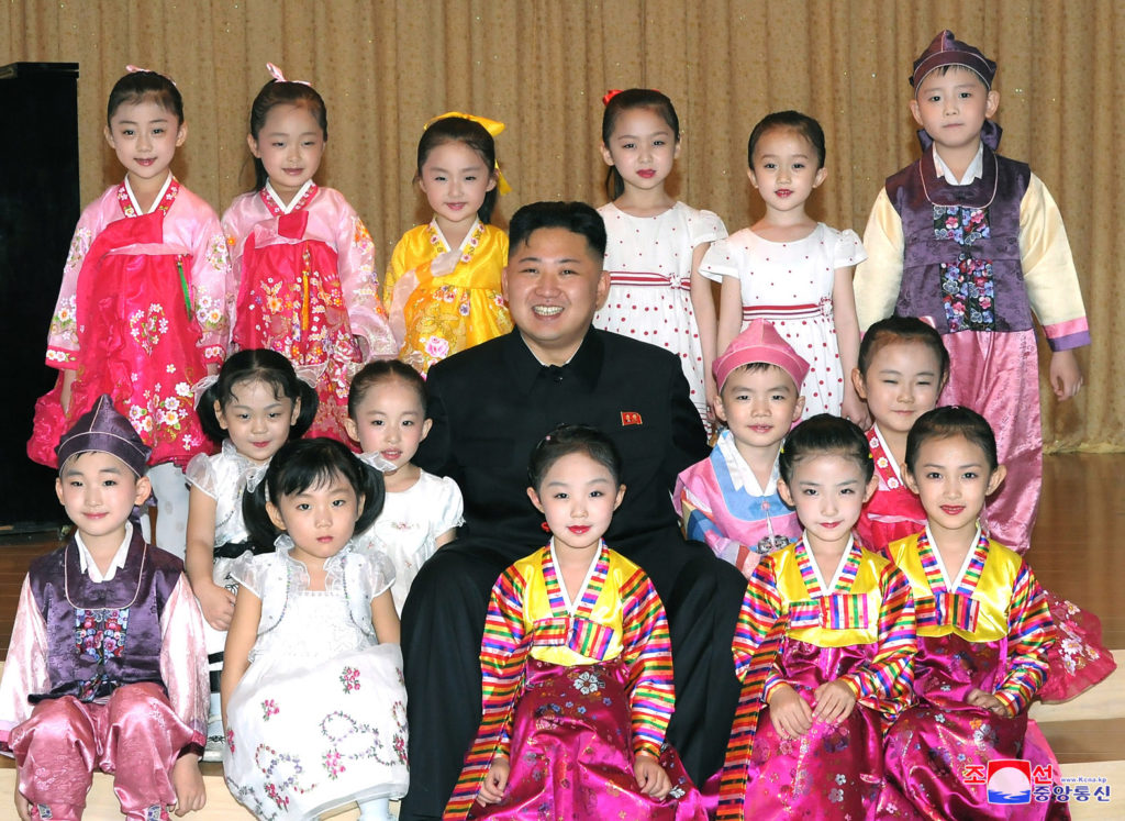 Deca u DNR Koreji: Svetski dan deteta u znaku socijalizma (galerija)