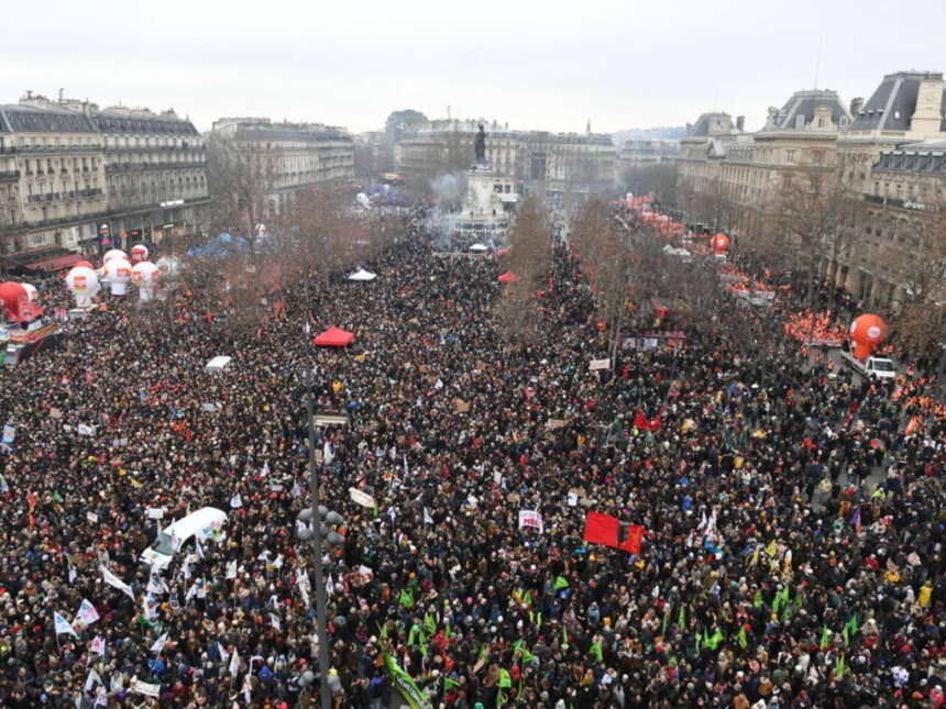 Nastavljaju se protesti u Francuskoj protiv Makronovog penzionog plana