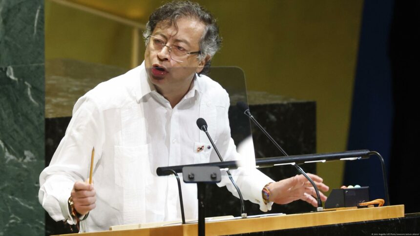 Gustavo Petro napao SAD tokom govora u UN; Trampova delegacija napustila salu!