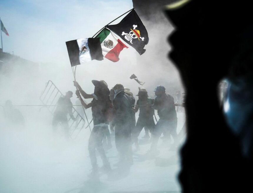 c-2025-11-15t233144z-216139544-rc26xha3h9s6-rtrmadp-3-mexico-protest Srđan Radanović — Meksiko kao novi eksperiment